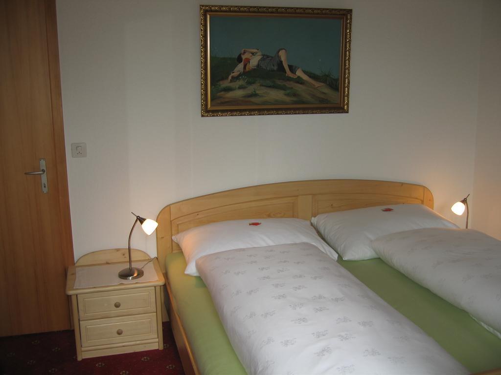 Ferienwohnungen Chalet Hohturnen Grindelwald Room photo